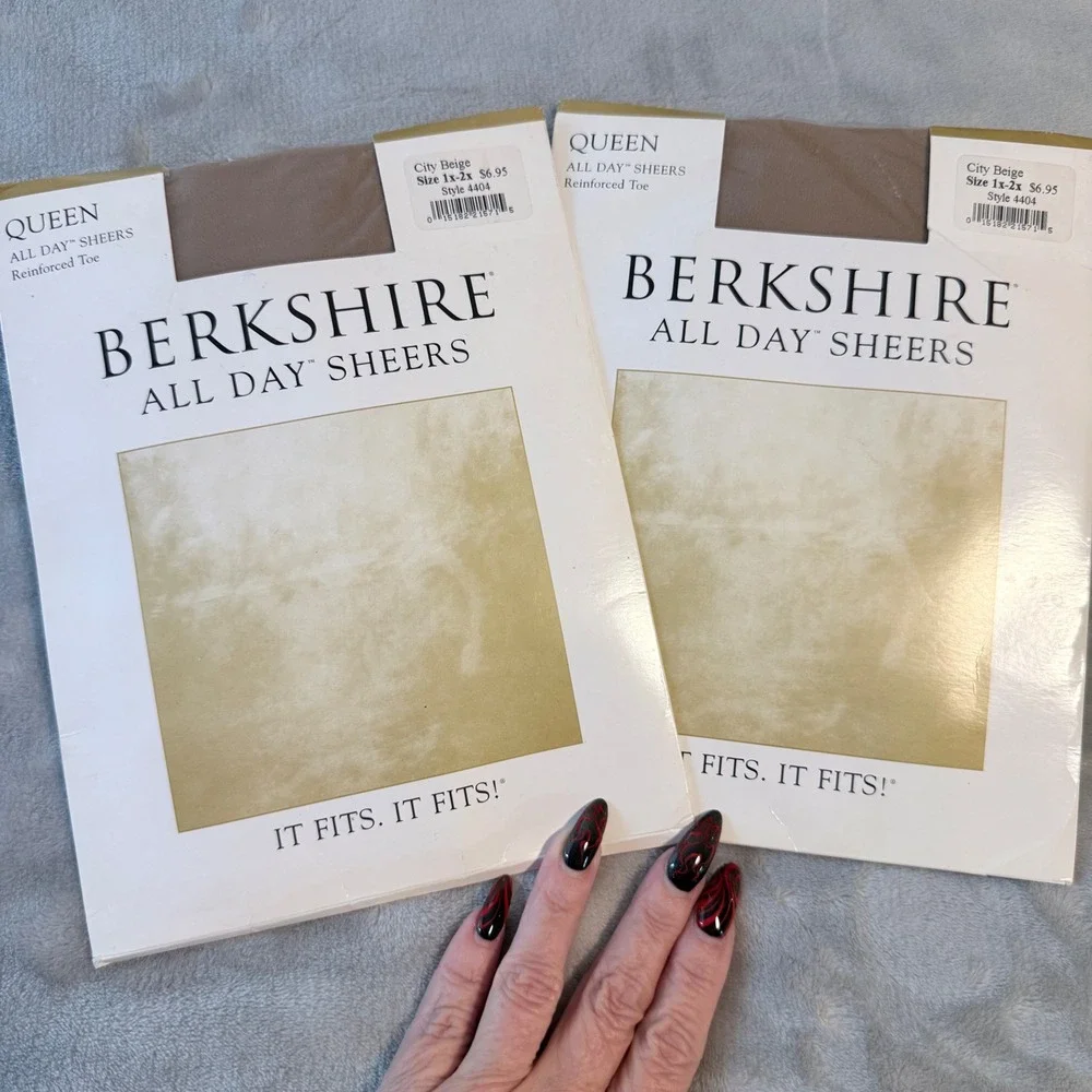 Vintage Berkshire All Day Sheers Pantyhose 1X-2X City Beige 4404 NOS Lot of 2